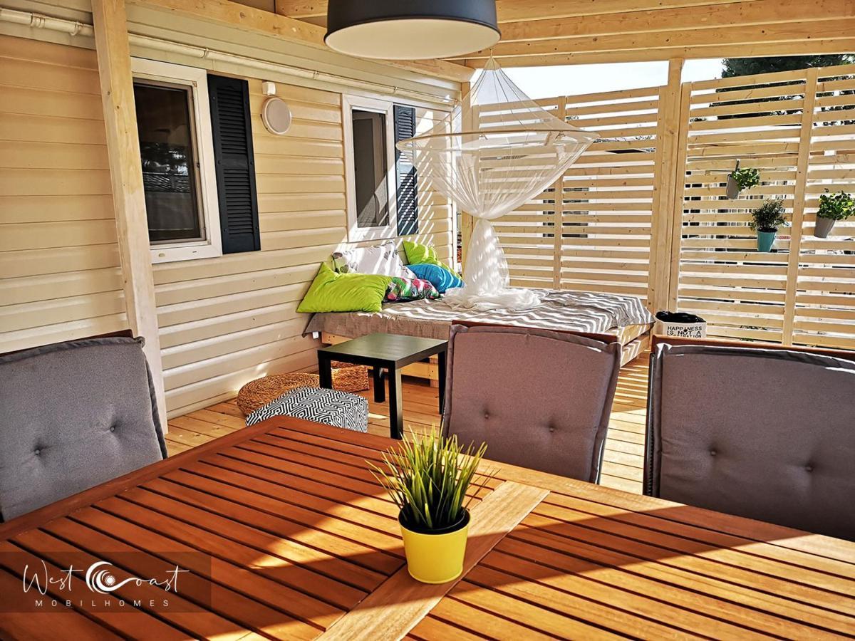West Coast Mobilhome With Xxl Terrace Tar-Vabriga Buitenkant foto