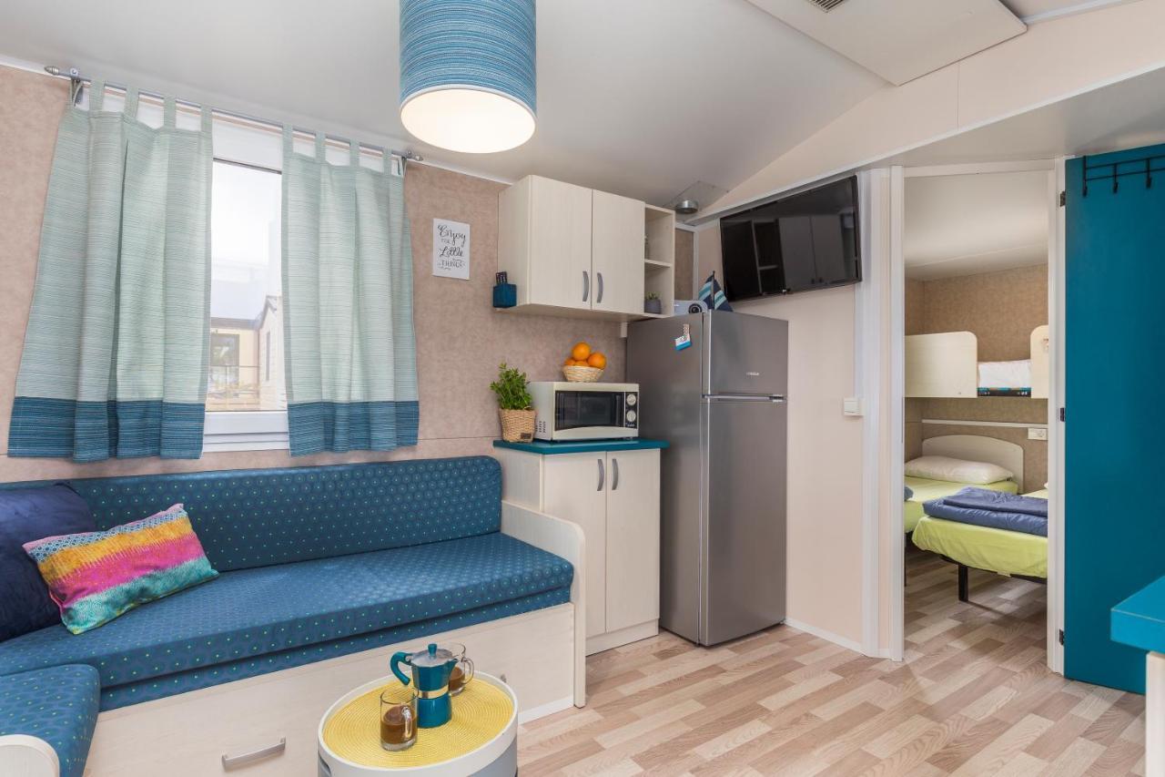 West Coast Mobilhome With Xxl Terrace Tar-Vabriga Buitenkant foto