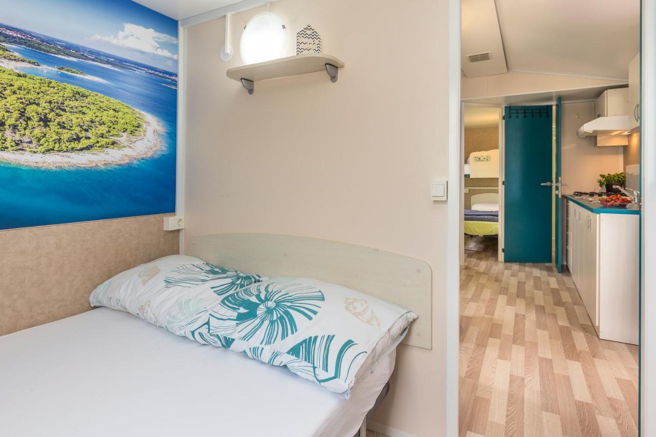 West Coast Mobilhome With Xxl Terrace Tar-Vabriga Buitenkant foto